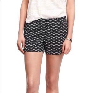 Old Navy Pixie Shorts black and white print mid hi rise 4”  10 Reg